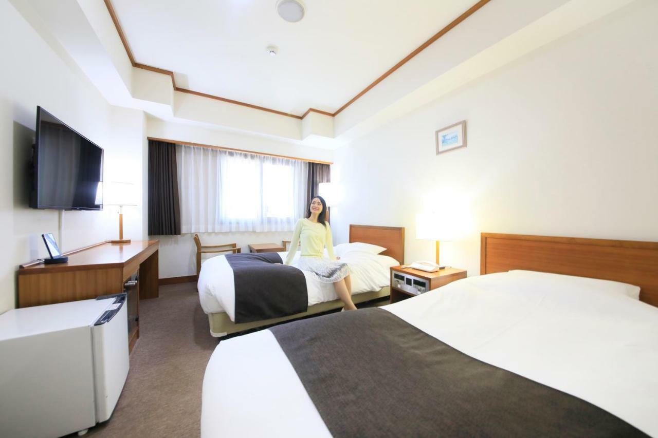 Maple Inn Makuhari Тиба Экстерьер фото